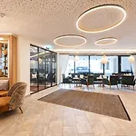 Alpenkoenigin - Alpine Luxury Hotel 4*