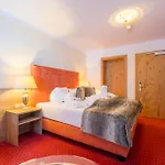 Hotel Alpenkönigin - Alpine Luxury - Sommer Silvretta Premium Card Inklusive 4*