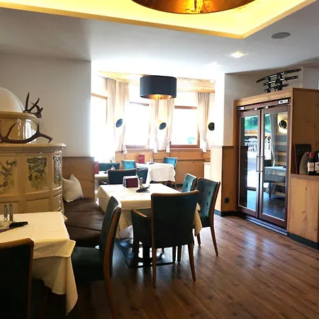 Alpenkoenigin - Alpine Luxury Hotel 4*
