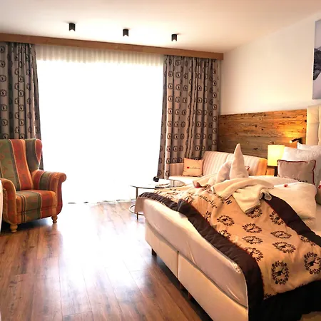 ホテル Alpenkoenigin - Alpine Luxury 4*