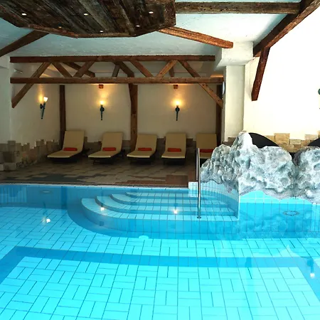 Alpenkoenigin - Alpine Luxury Hotel 4*