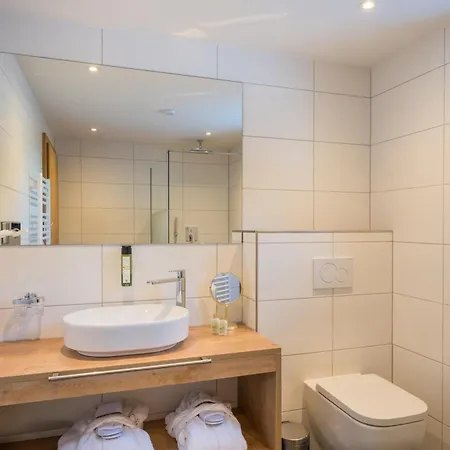 Alpenkoenigin - Alpine Luxury Hotel 4*