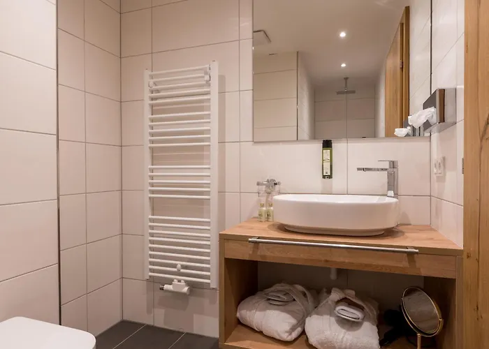 Alpenkoenigin - Alpine Luxury Hotel 4*