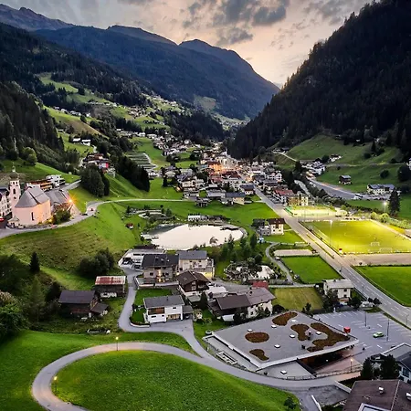 Отель Alpenkoenigin - Alpine Luxury Зее