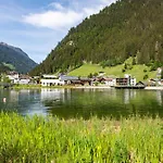 Alpenkoenigin - Alpine Luxury Hotel 4*