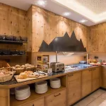 Alpenkoenigin - Alpine Luxury Hotel 4*